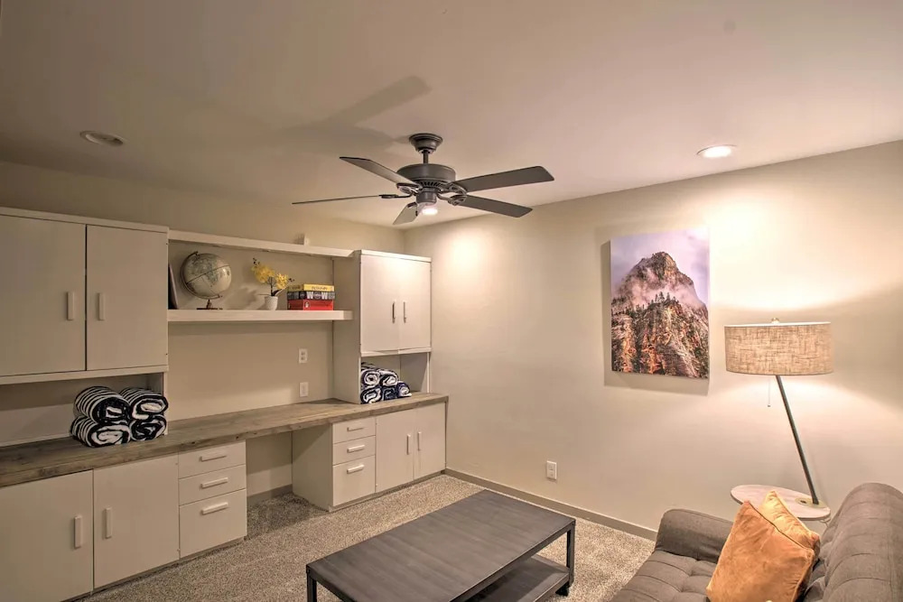3 Mi to Old Town Scottsdale: Upscale Home w/ Pool!