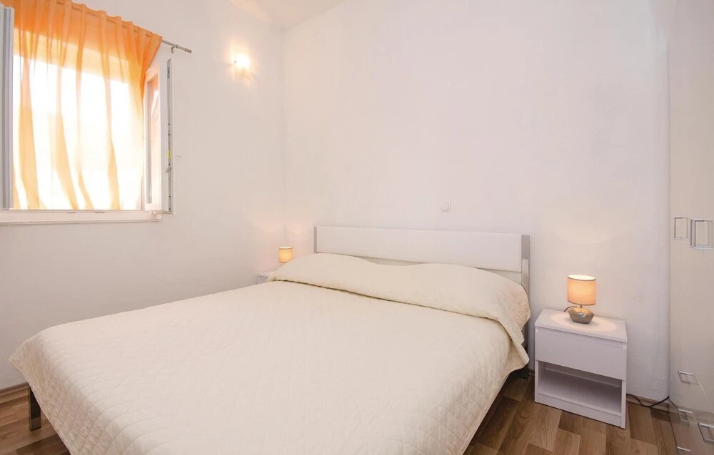 Stunning Home in Blizna Donja With Wifi and 4 Bedrooms