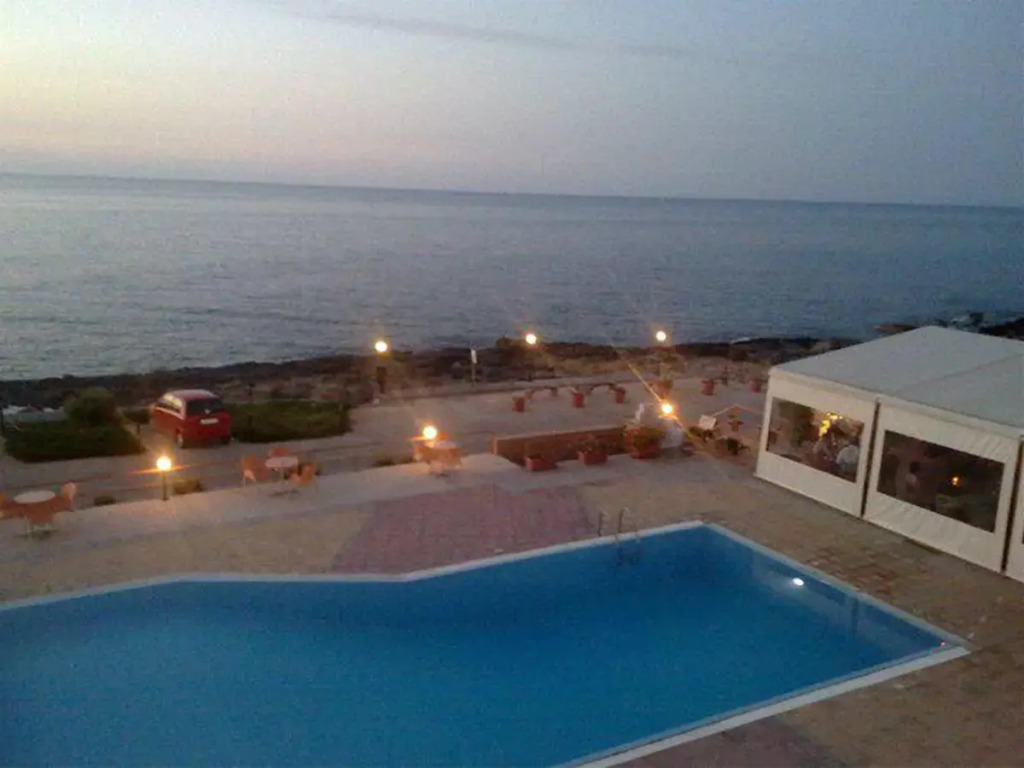 Anixi Apartments