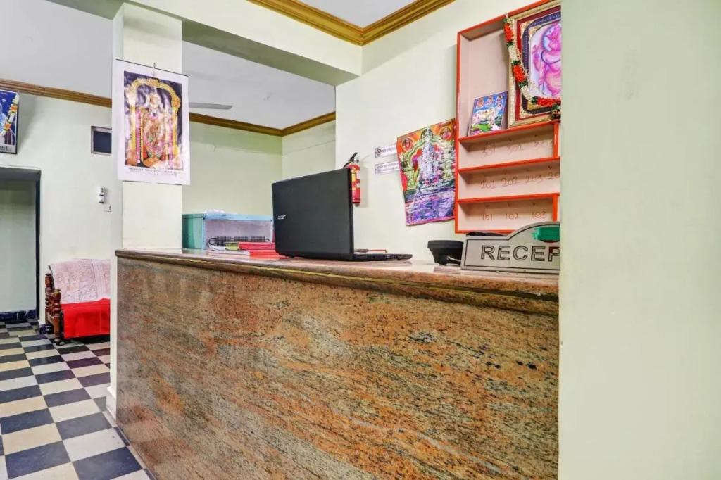 SPOT ON Sri Sai Lohith Lodge Near Secunderabad Railway Station