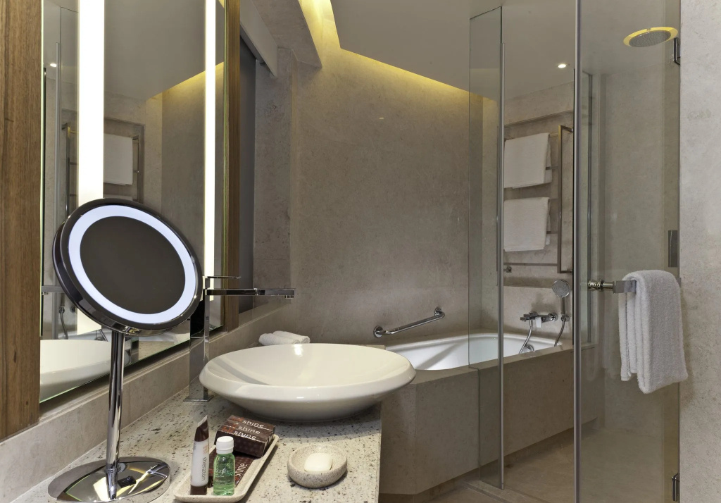 Sheraton Grand Bangalore Hotel at Brigade Gateway