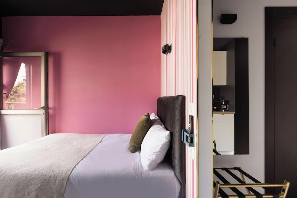 Laura Residence - Modern Studios