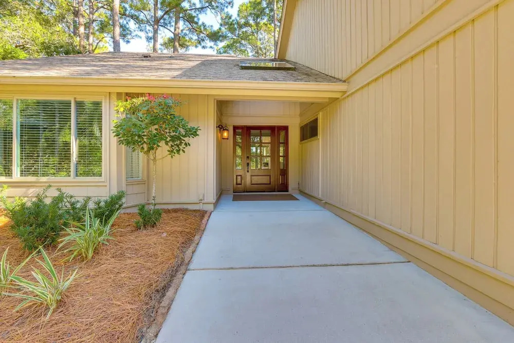 Charming Lakefront Retreat in Palmetto Dunes!