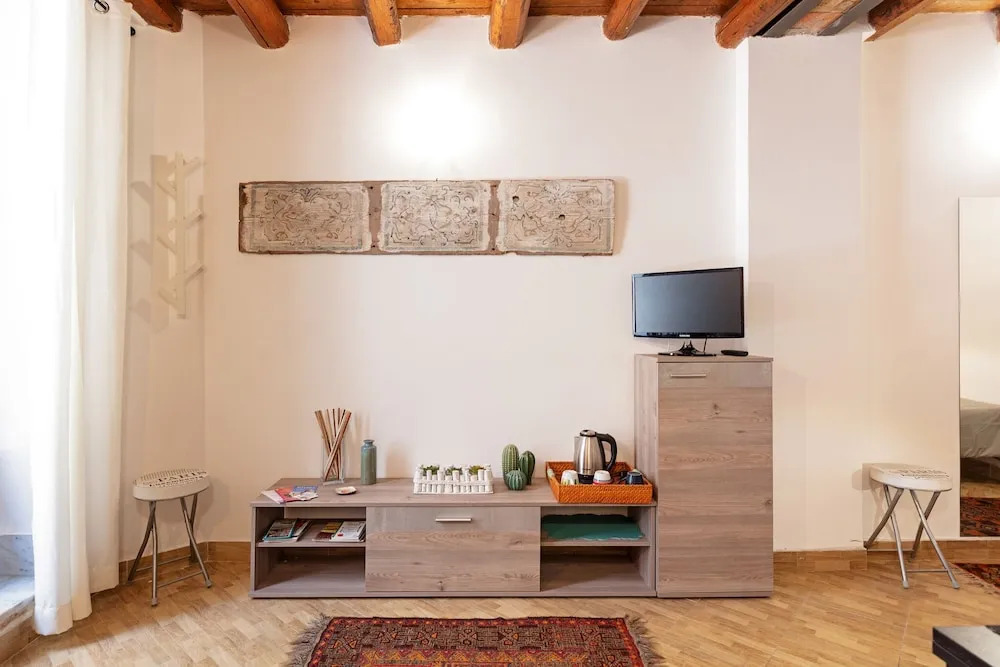 Palermo Palazzo Reale Modern Studio