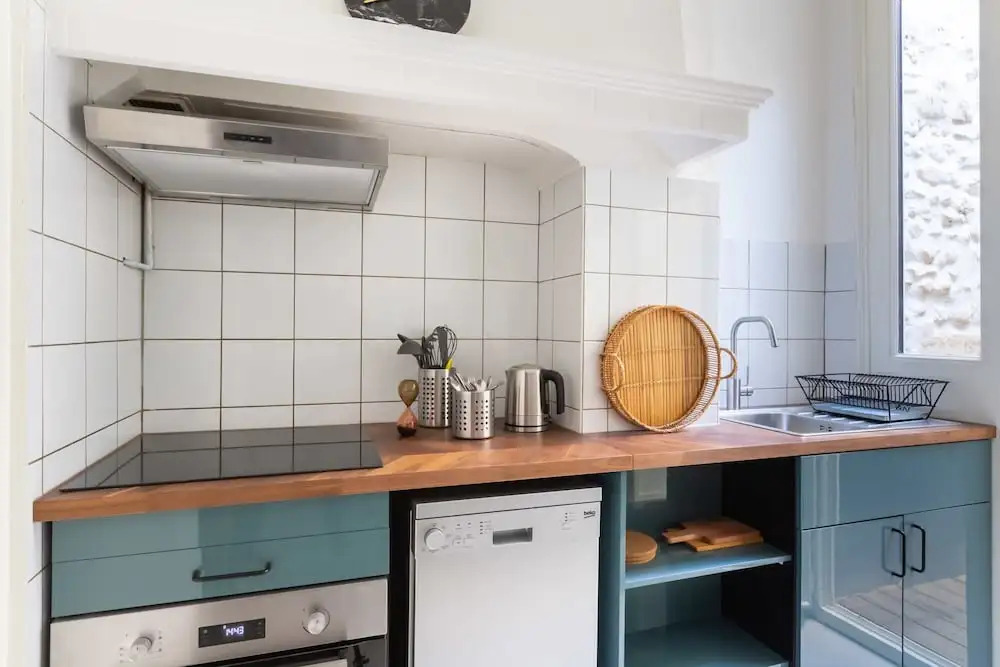 Modern Apartment in City Center for up to 4 Guests!
