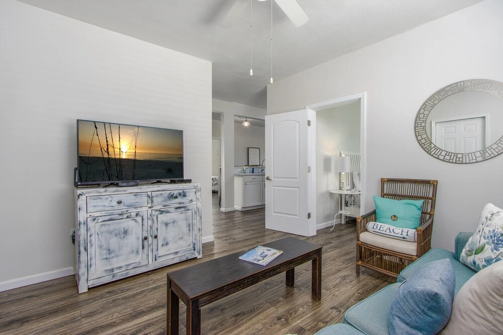 Frenchy's S On East Shore 486 3 Bedroom Home by Redawning