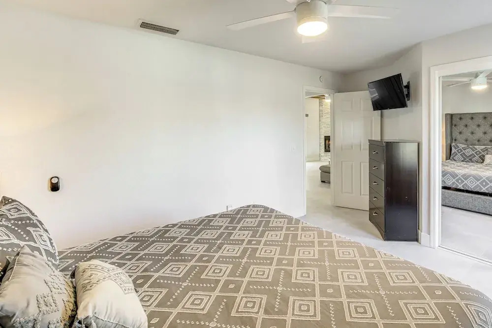 Pet-friendly Home w/ Hot Tub in Lake Havasu City