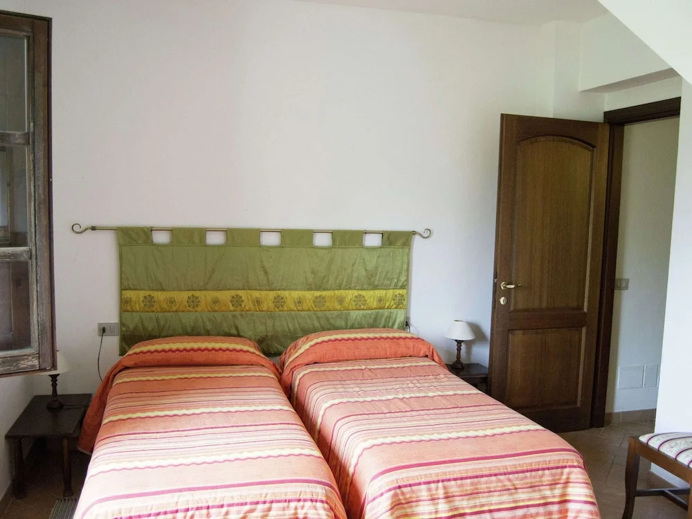 Mansion in Citerna with Pool & Terrace