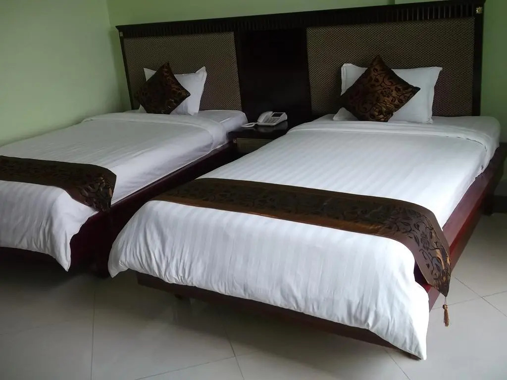 Greenlight Hotel