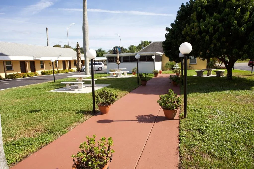 Tropical Palm Motel