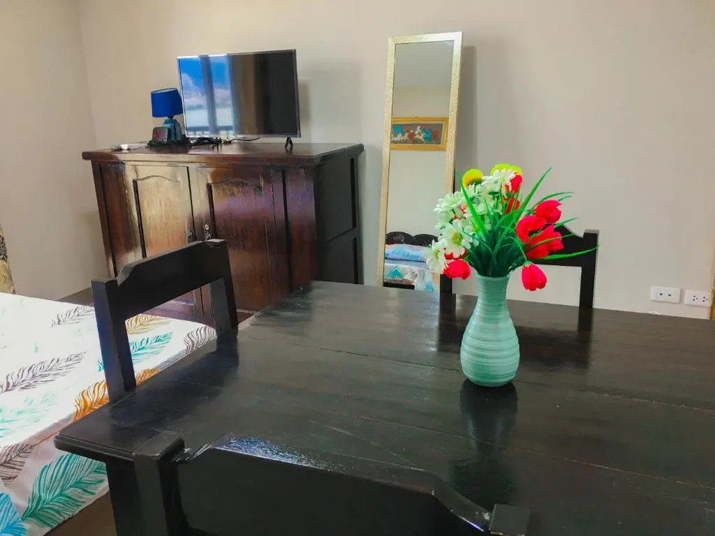 Gibzon's Invitation Suites near Mactan airport