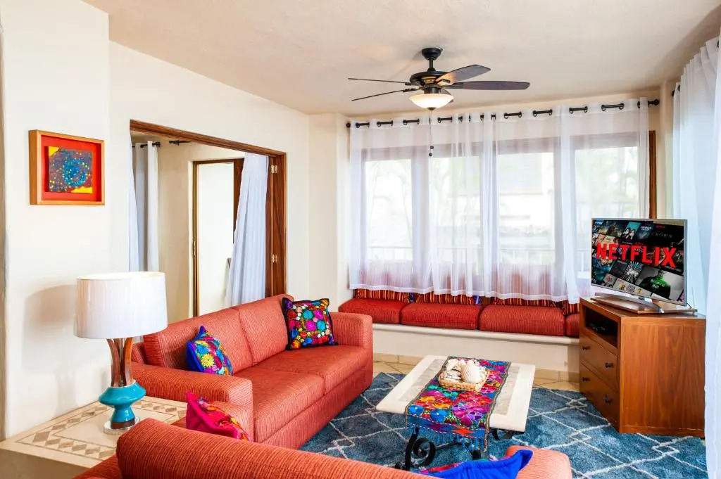 Ocean Front, 3 bedroom, 3 bathroom, Casa Natalia, Playa Esmeralda