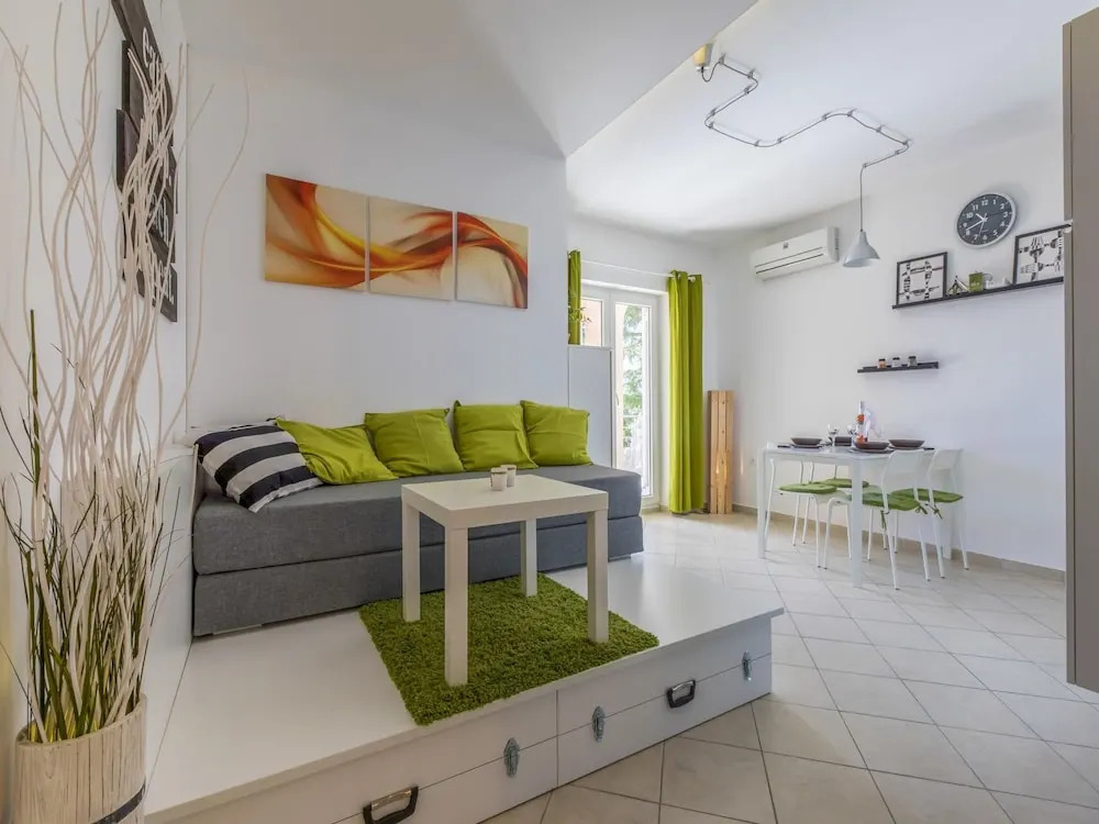 Apartment COLOR GREEN