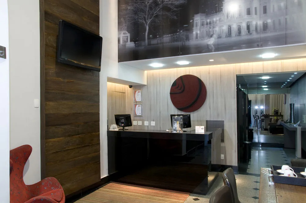 Bristol Golden Plaza Hotel