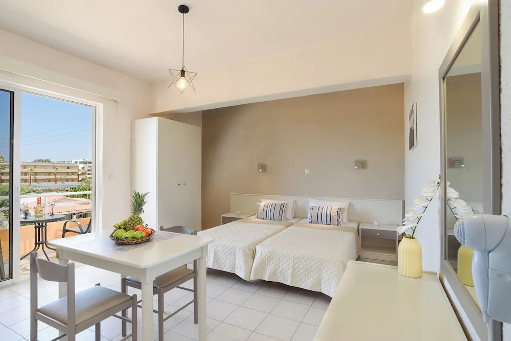 Eugenia Studios & Apartments