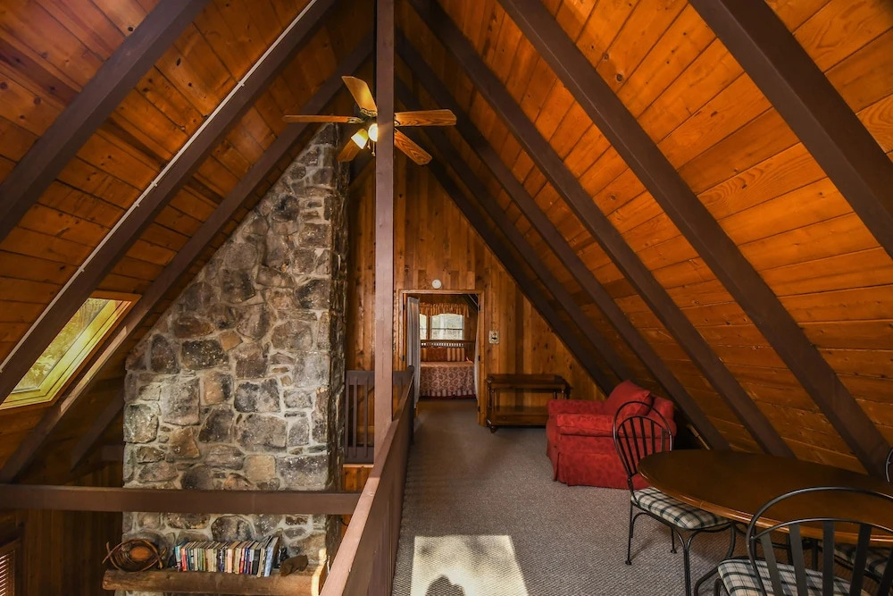 Creekside Cove 4 Bedroom House