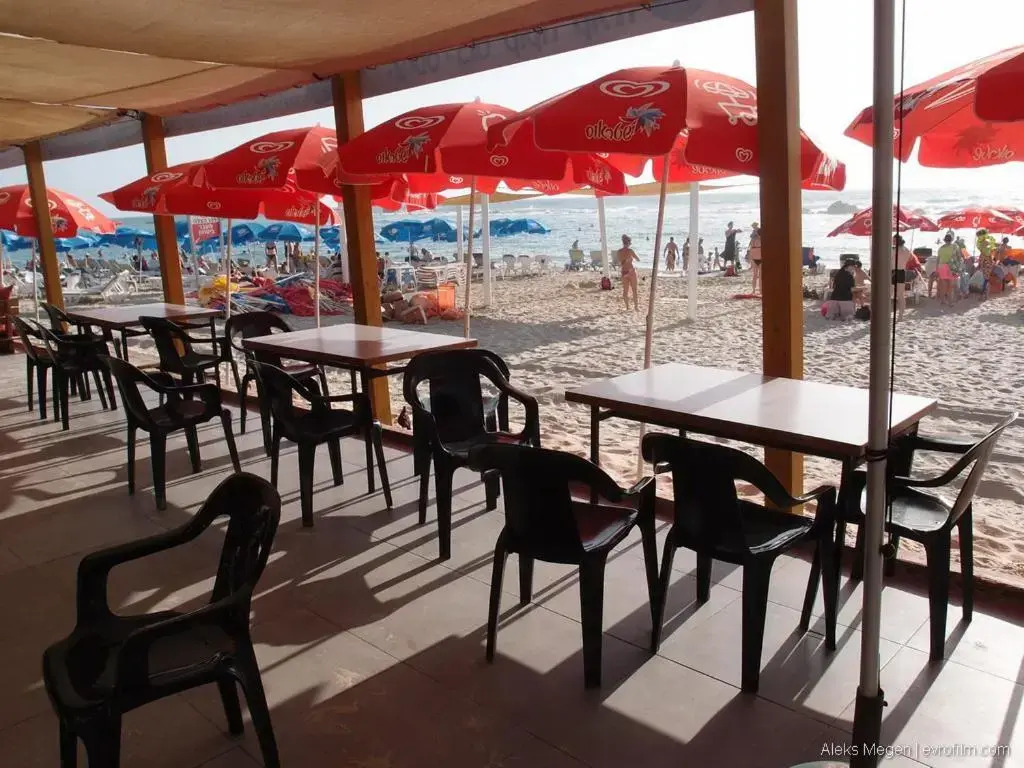 Isramax 3BR apartment near the sea.