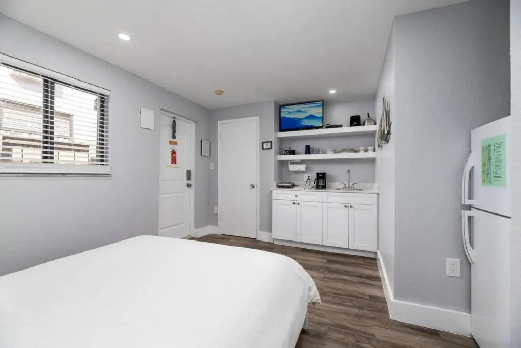 Shell on the Beach 102 - RENOVATED