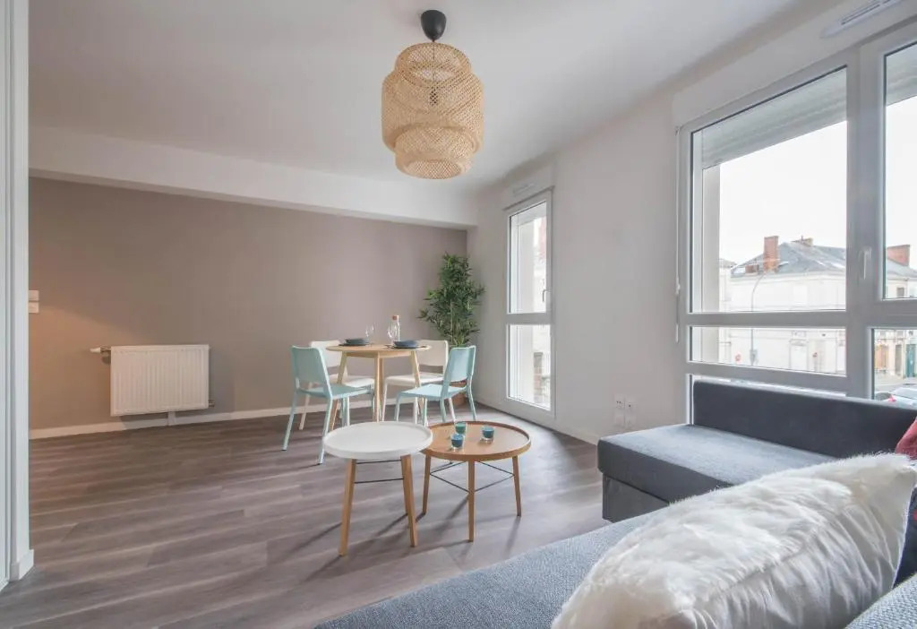 NATHAN - Appartement proche gare, arrivée 24 24
