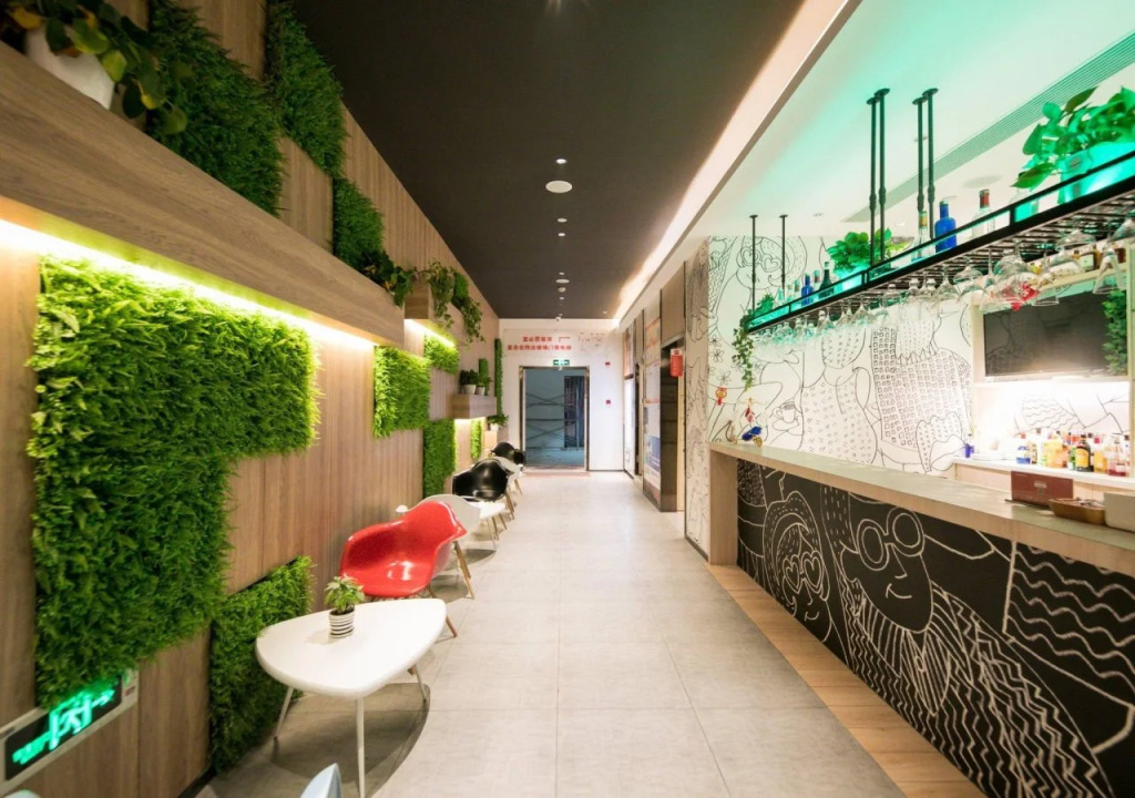 Ibis Hangzhou West Lake Lakeside Qingchun Road