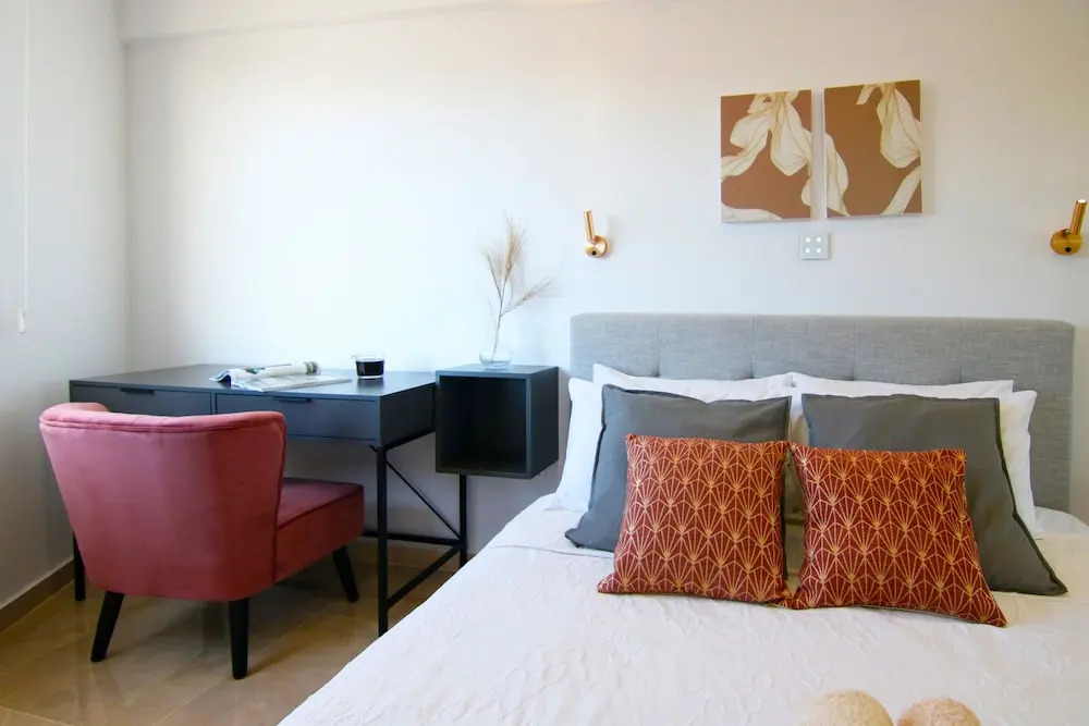 Phaedrus Living: Seaside Residence Lighthouse 70