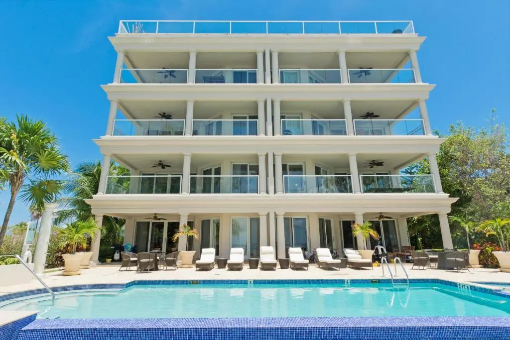 Sea Breeze, Grand Cayman