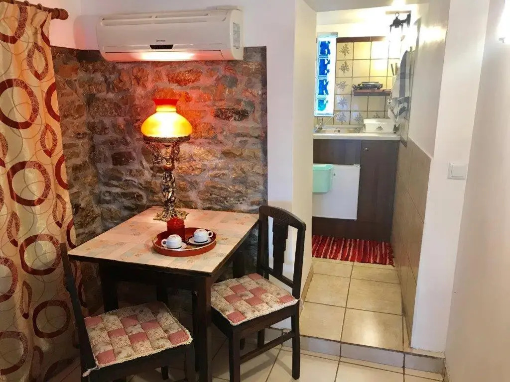 Casa Lela 3...Hydra