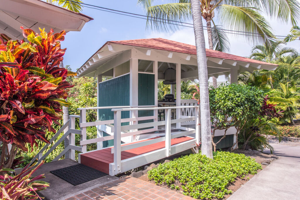 Hawaii gay retreat