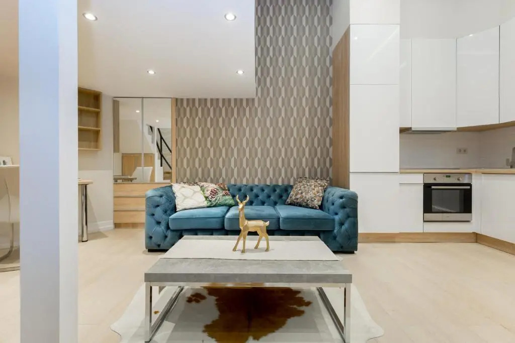 Squares and Dots Apartment