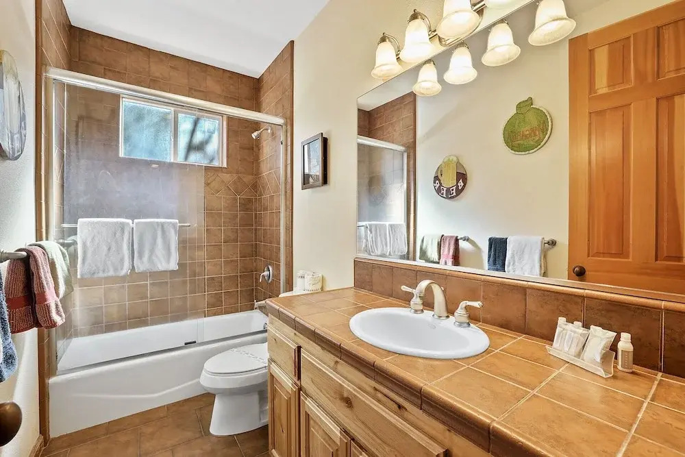 Fully Remodeled Tahoe Retreat with Game Room and Hot Tub