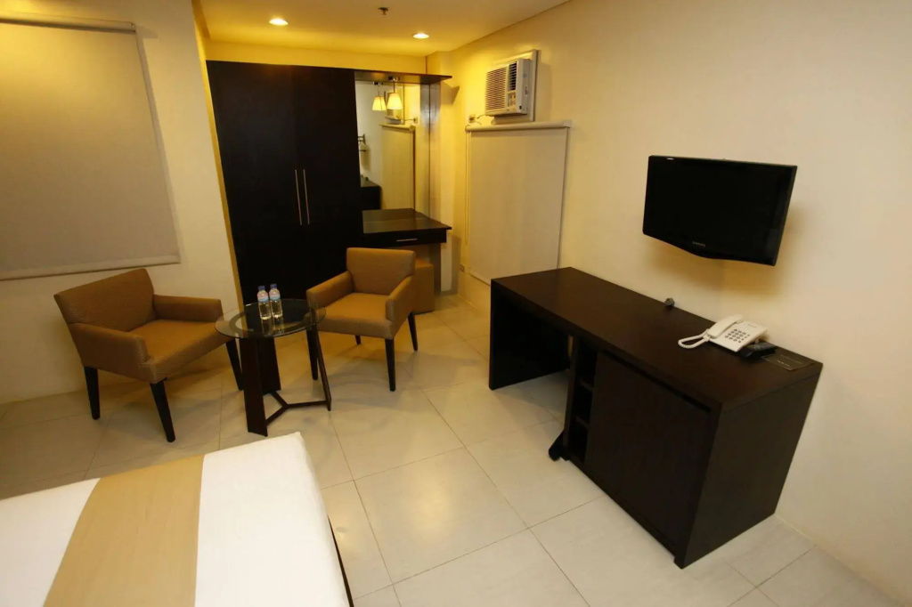 The Oracle Hotel