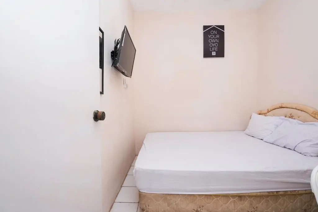 OYO Life 2532 Kost Putri ADIA