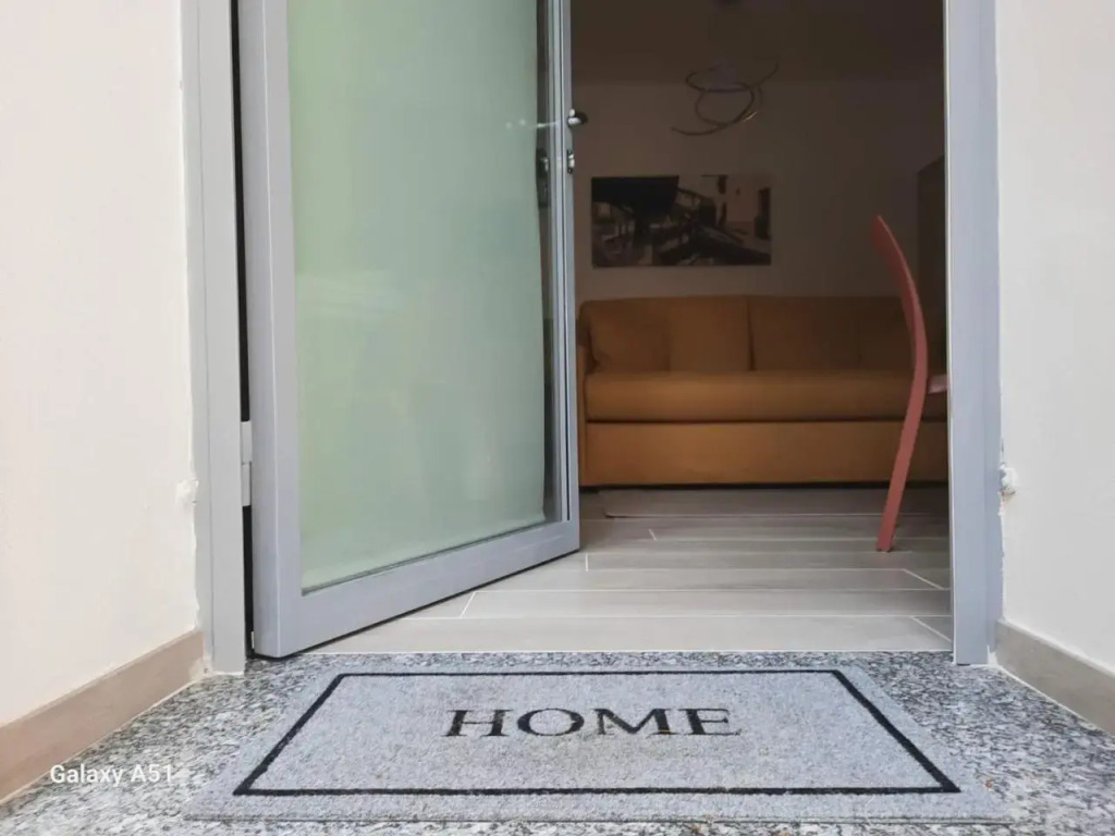 Unique 4 Storey House on Naviglio 4Bd, 4Bt