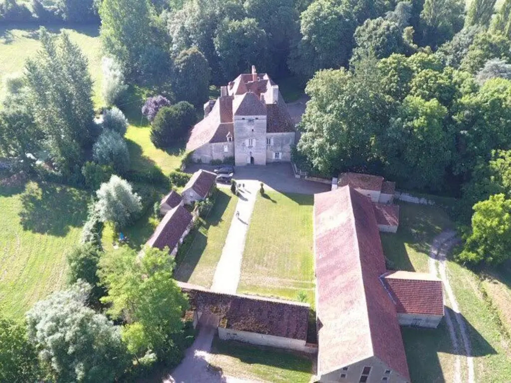 Maison de campagne charmante avec jardin au Château de Vesset - FR-1-489-64