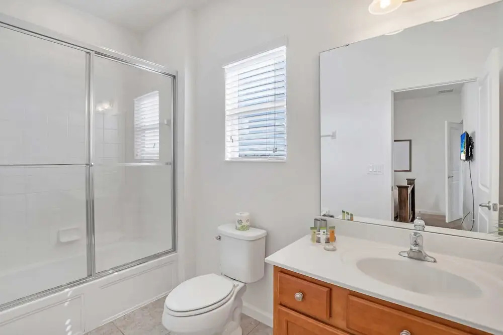Stunning Lake View, Big Pool Area With CDC Standards #6bv507
