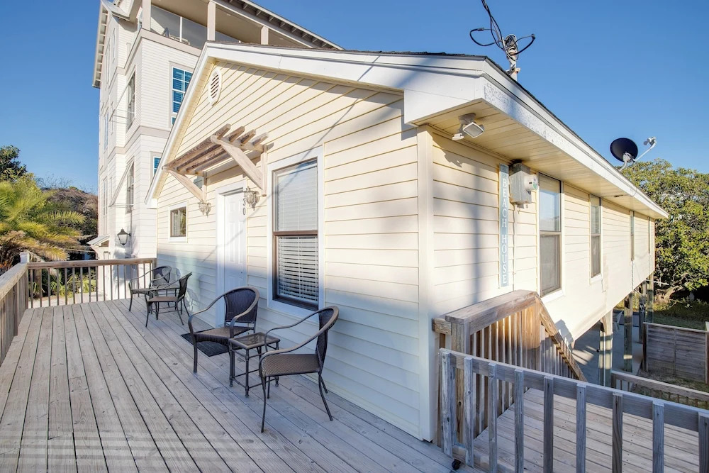 30 Dogwood St. - Canary's Roost
