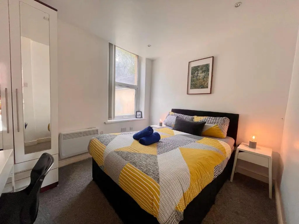 Duplex Apartment For Up to 13 Near City Centre