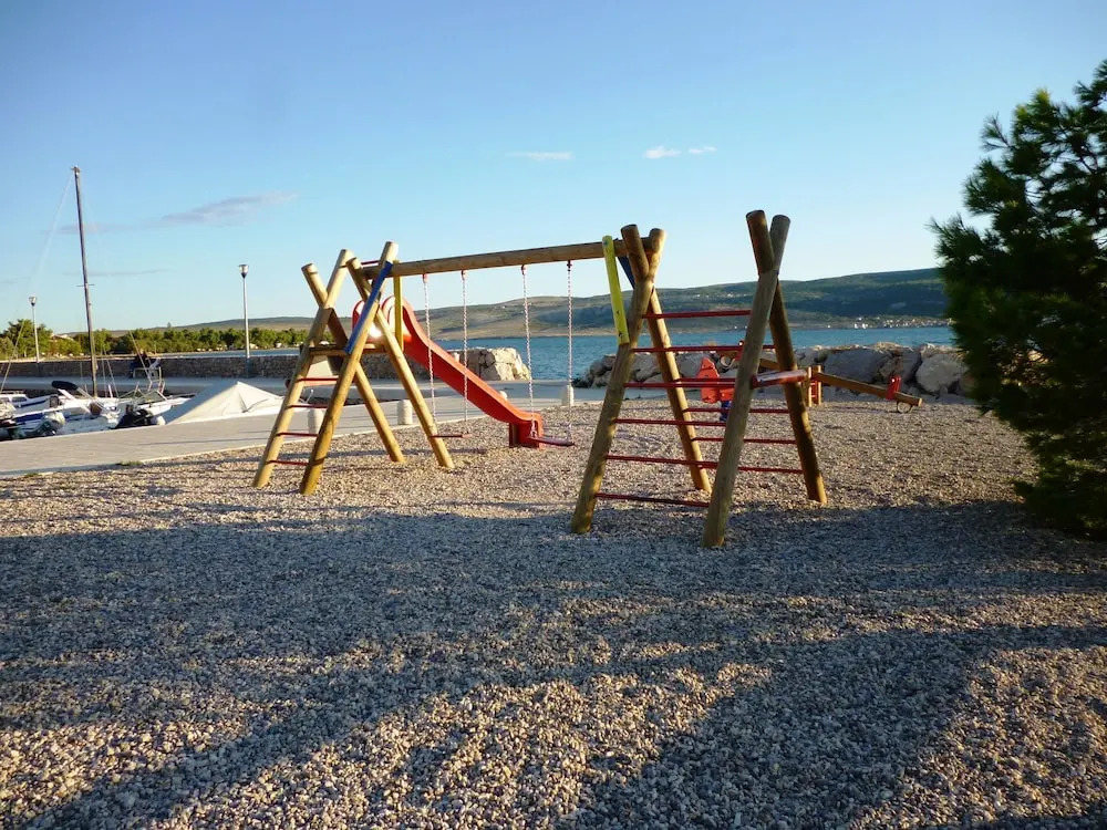 Apartments Sidro-by the sea