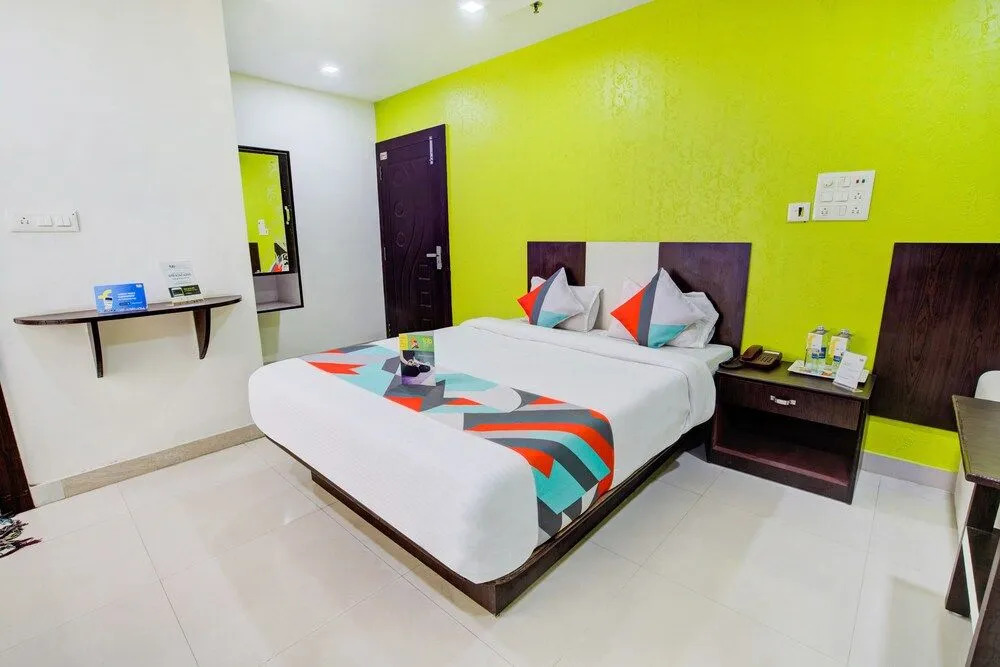 FabHotel Chirom Palace