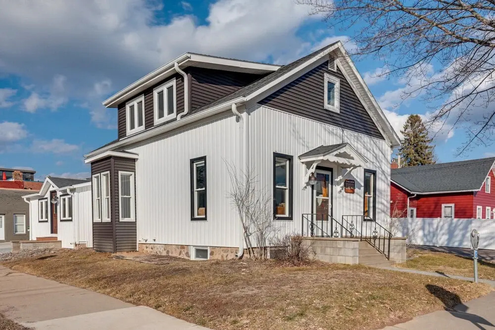 Pet-friendly Minocqua Home: Walk to Lake & Dining!