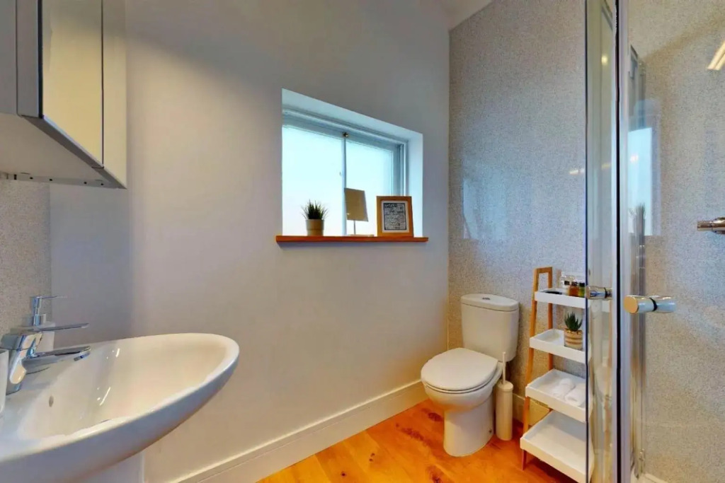 Peak Dale Apartment