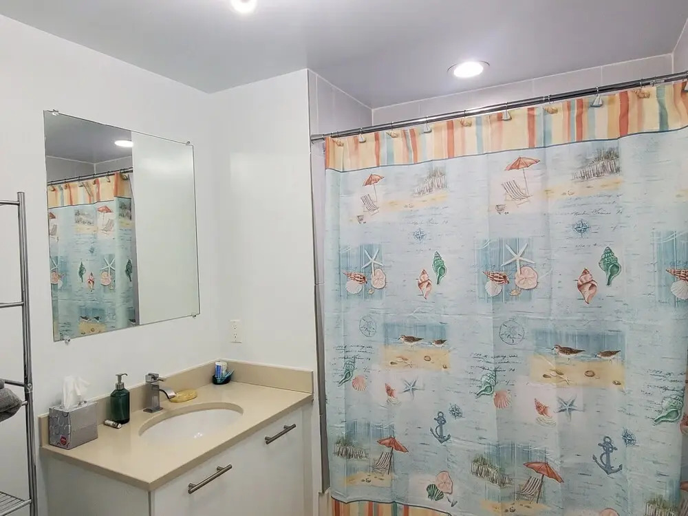 Miami Midblock Condo - City Views, Pool & Balcony