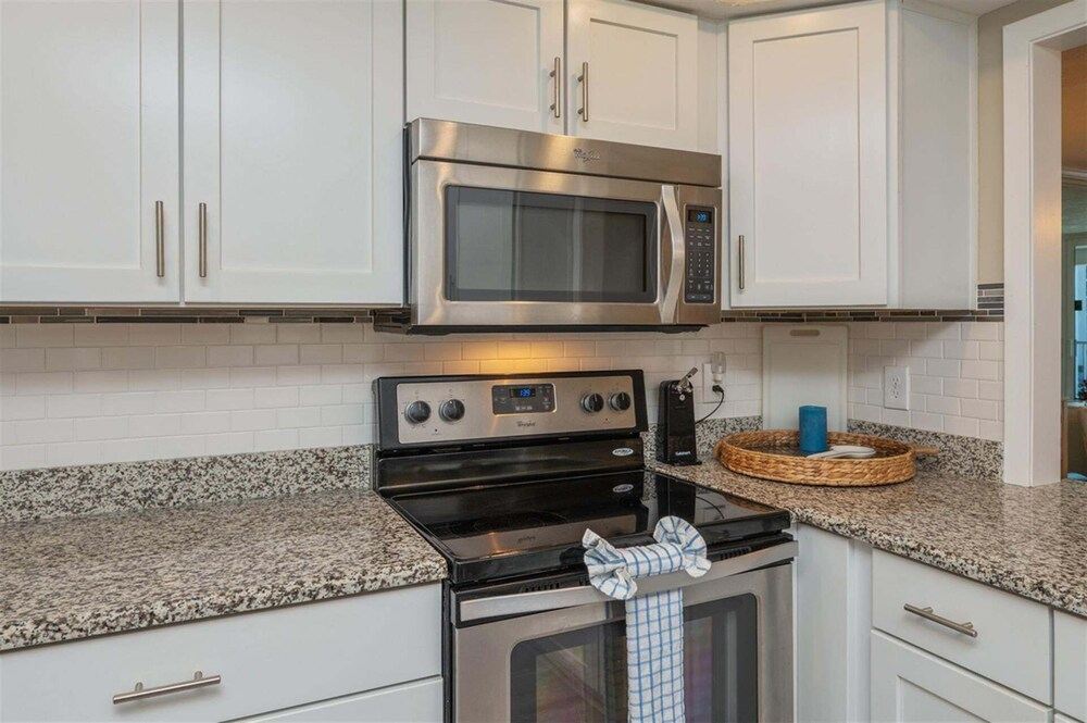 Shoreline Towers 3042 2 Bedroom Condo