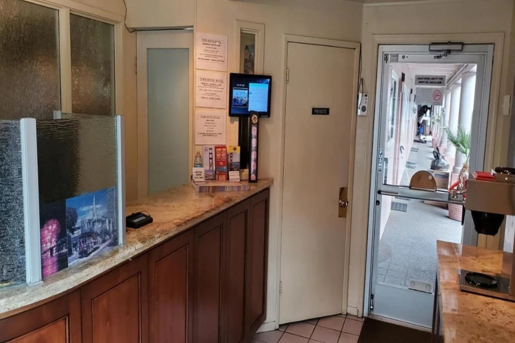 Town House Motel