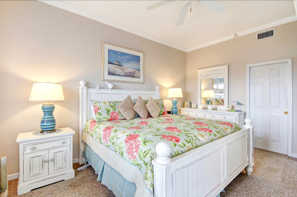 Ocean Park - 3 Br Condo