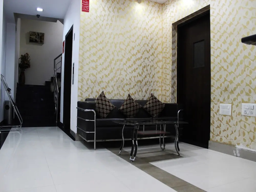 Hotel Benz International, Karol Bagh