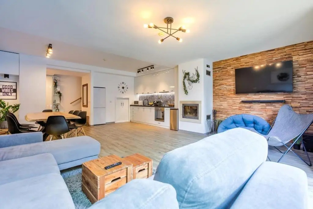 Splendor 3 bedroom flat in Silver Mountain
