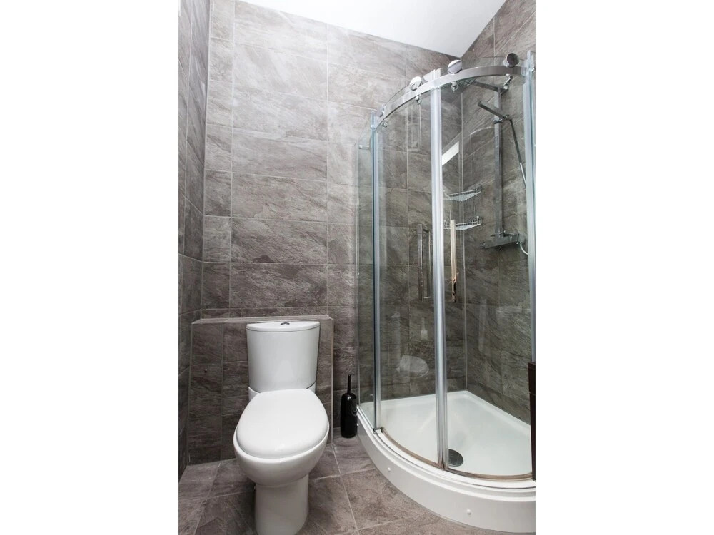 Central, Spacious 3BR Edinburgh Flat For 6