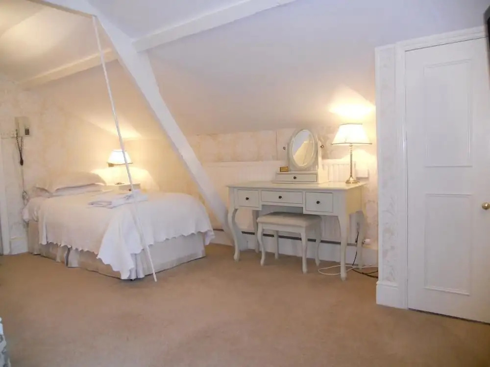 Bentley Tower Hotel