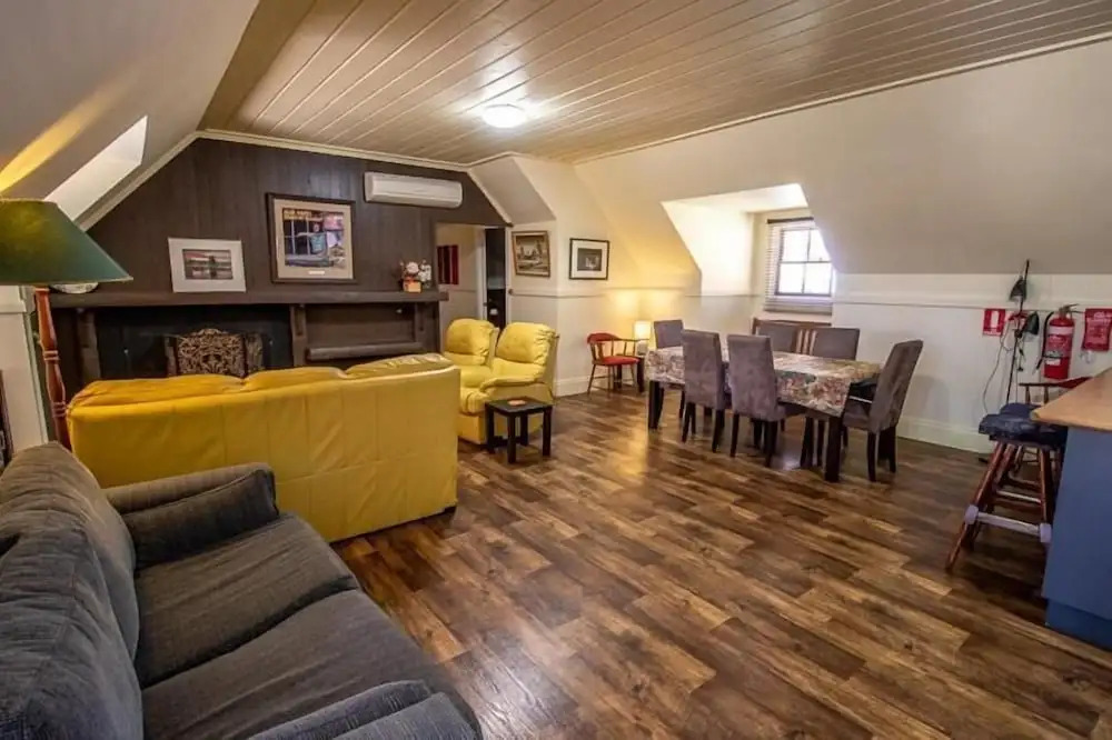 Gold Mine Guest House and Cafe